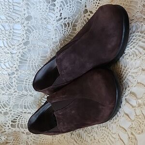 Dansko Womens's Arden Brown Suede Slip On 40